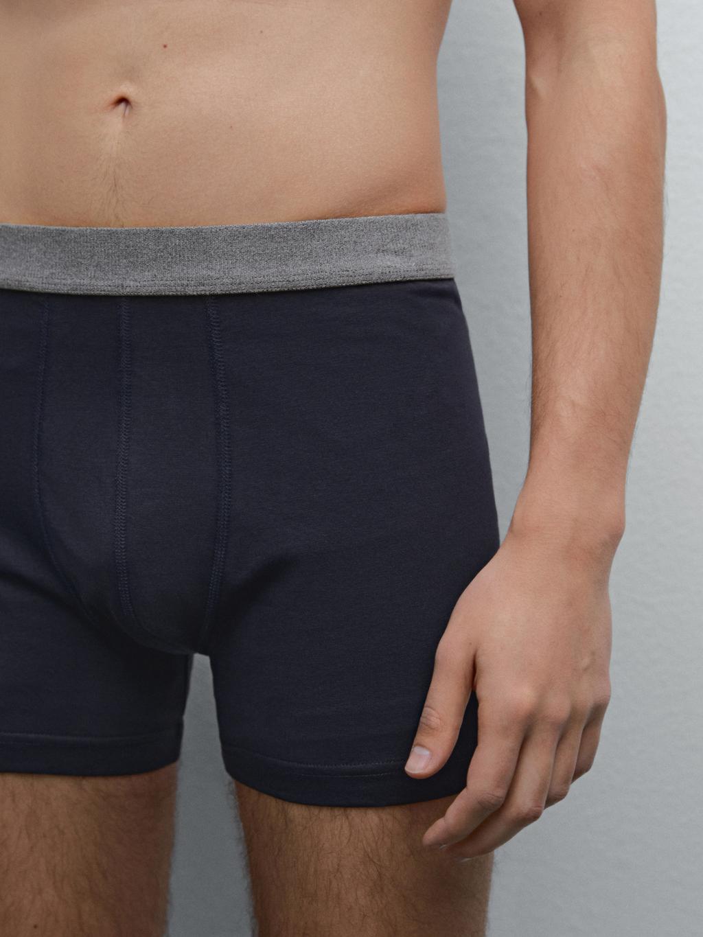Boxers with a grey waistband