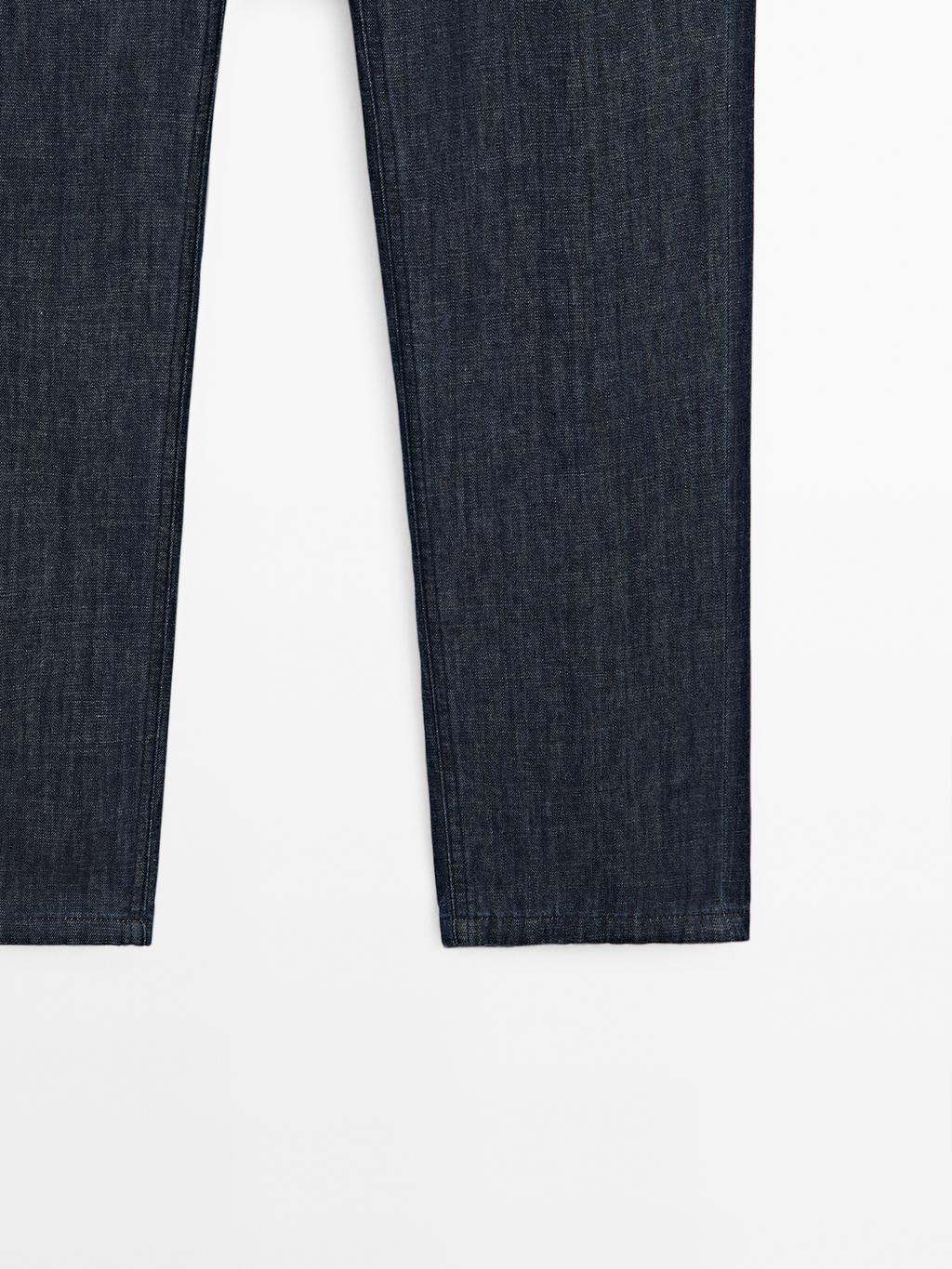 Lightweight tapered fit jeans