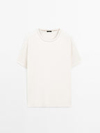 Short-sleeve T-shirt with contrast topstitching