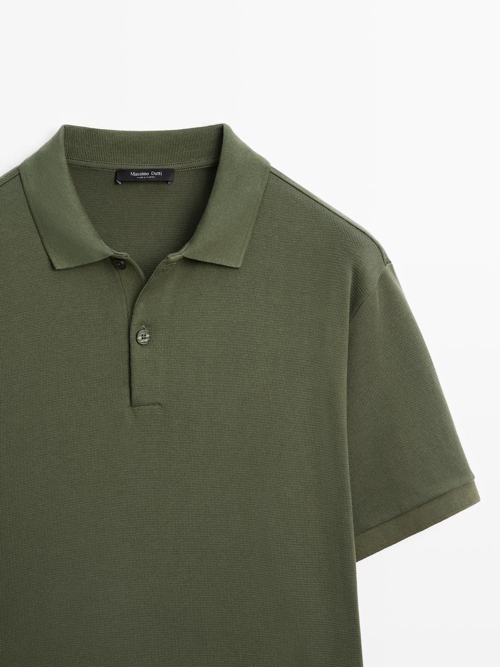 Short sleeve polo shirt with zip-up collar