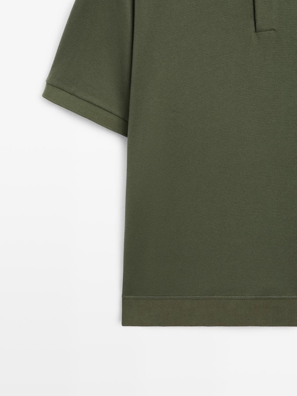 Short sleeve polo shirt with zip-up collar