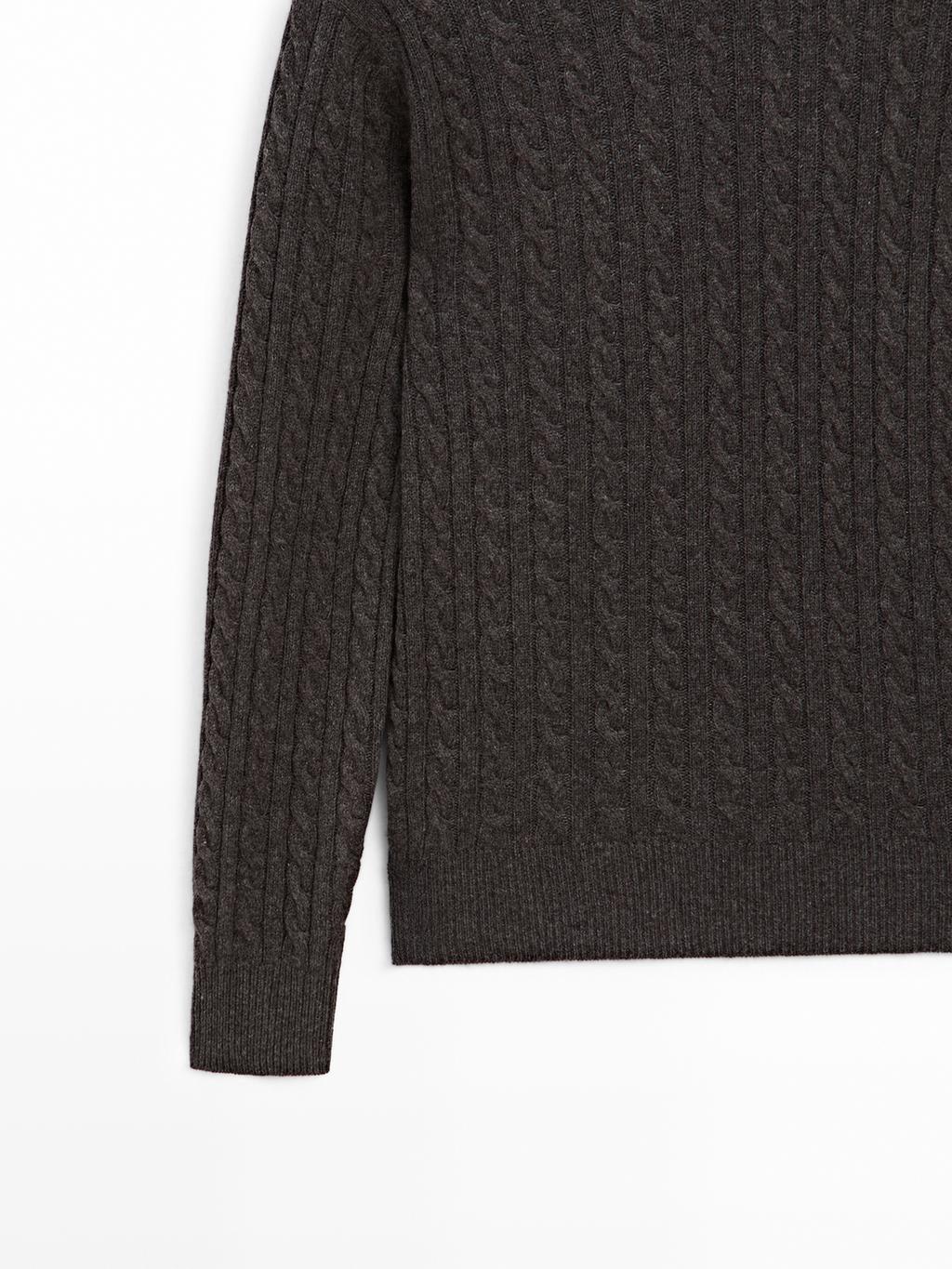 Cable-knit sweater with crew neck