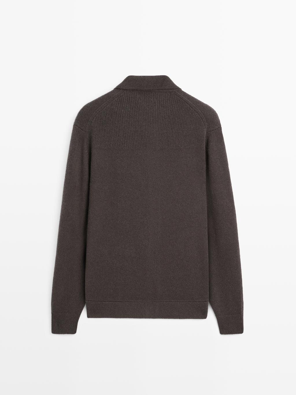 100% wool knit cardigan with polo collar