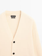 100% wool V-neck knit cardigan