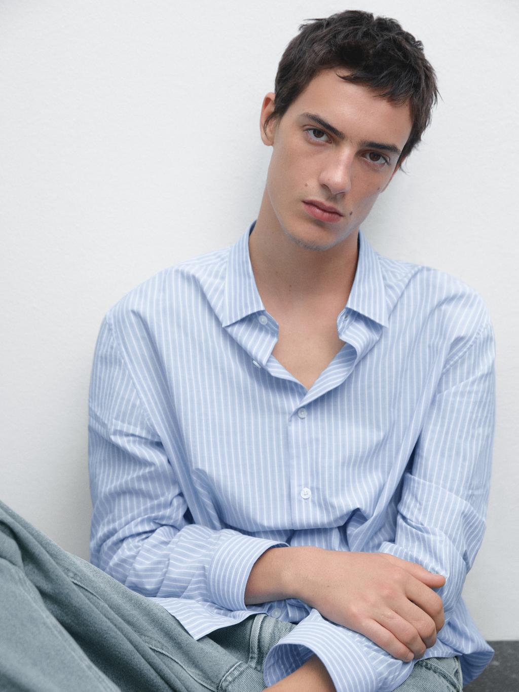 Regular fit shirt with striped detail