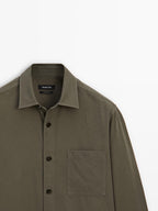 100% cotton shirt with pocket detail