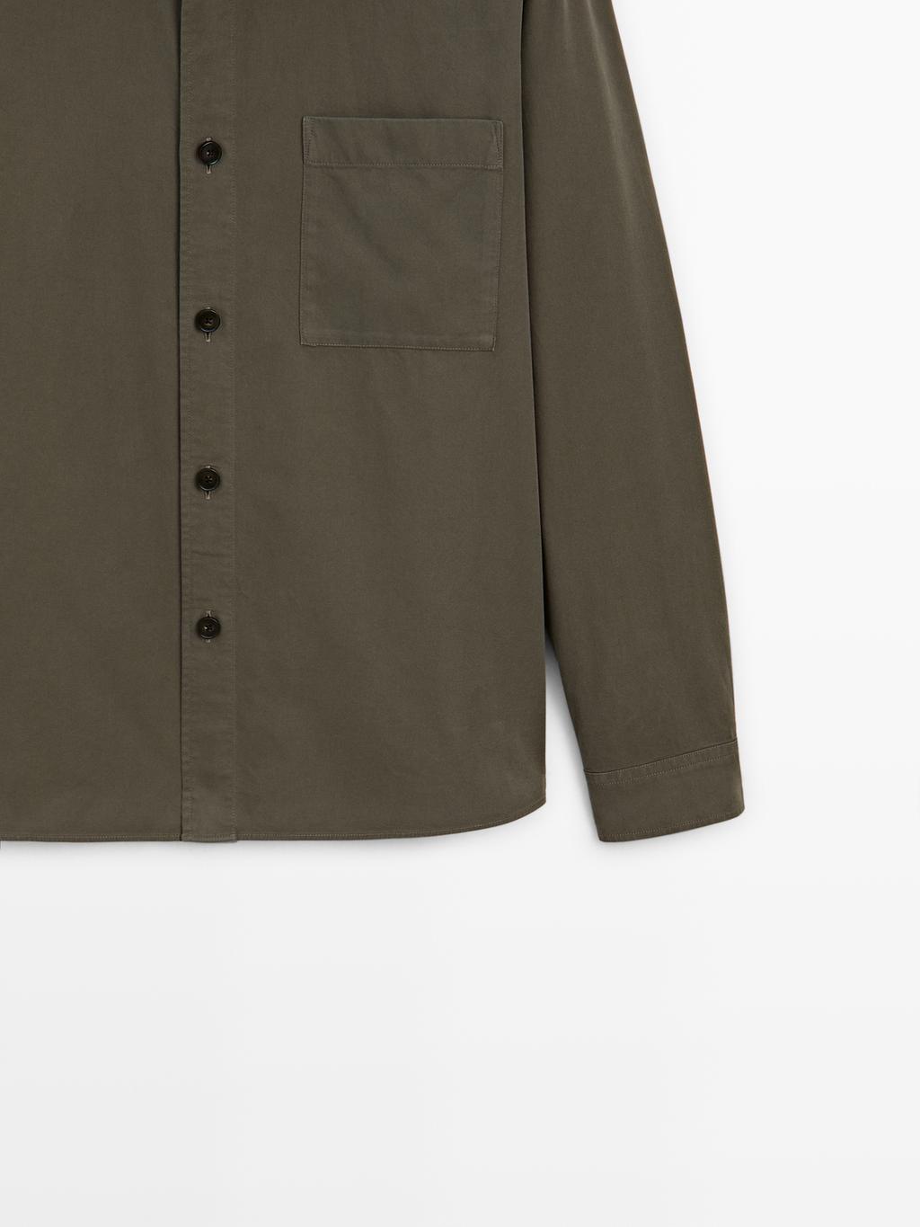 100% cotton shirt with pocket detail