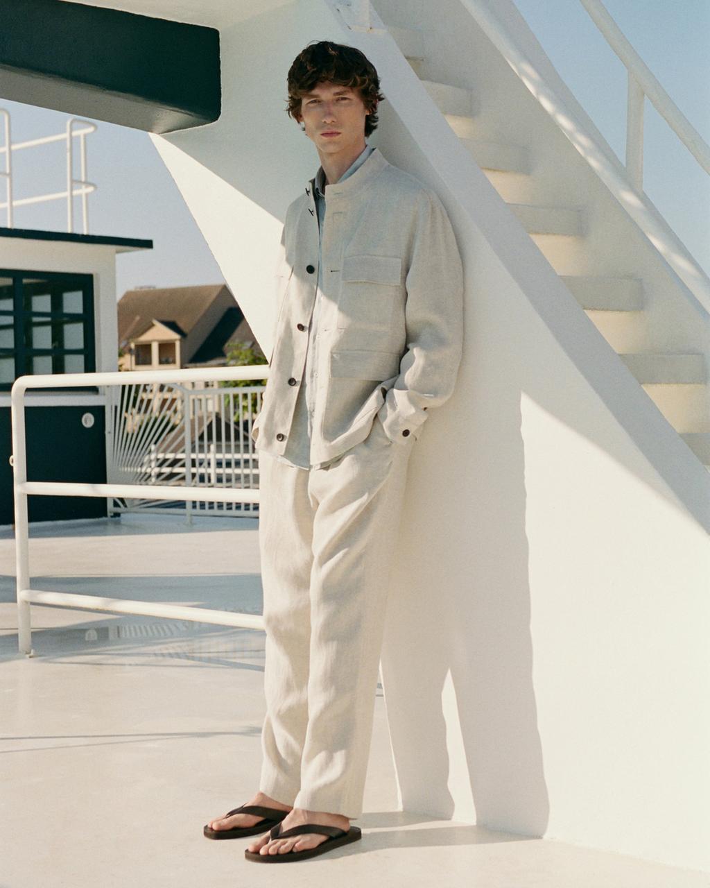 Total look linen trousers
