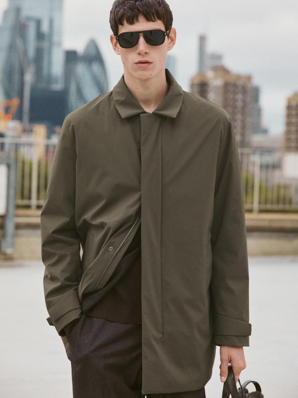 Water-repellent and windproof parka