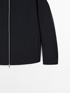 Lightweight water-repellent jacket