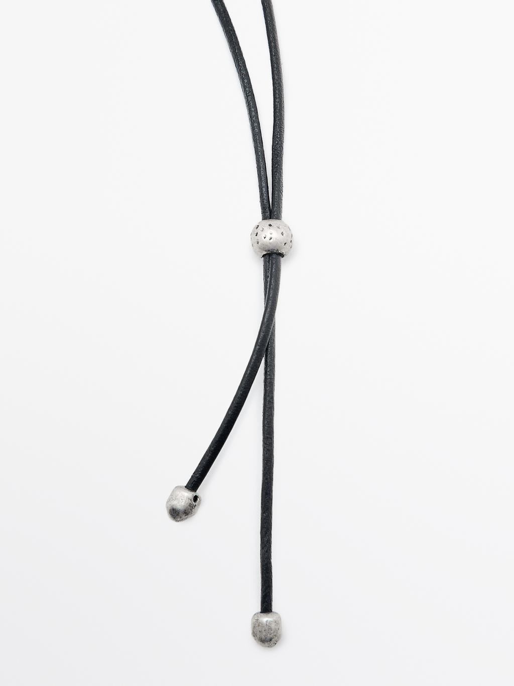 Diluted piece pendant