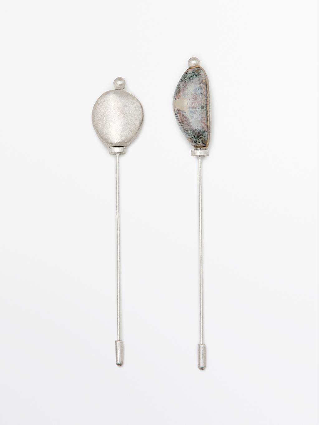 Brooch with ceramic leaf piece