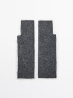 Long knit 100% cashmere mittens