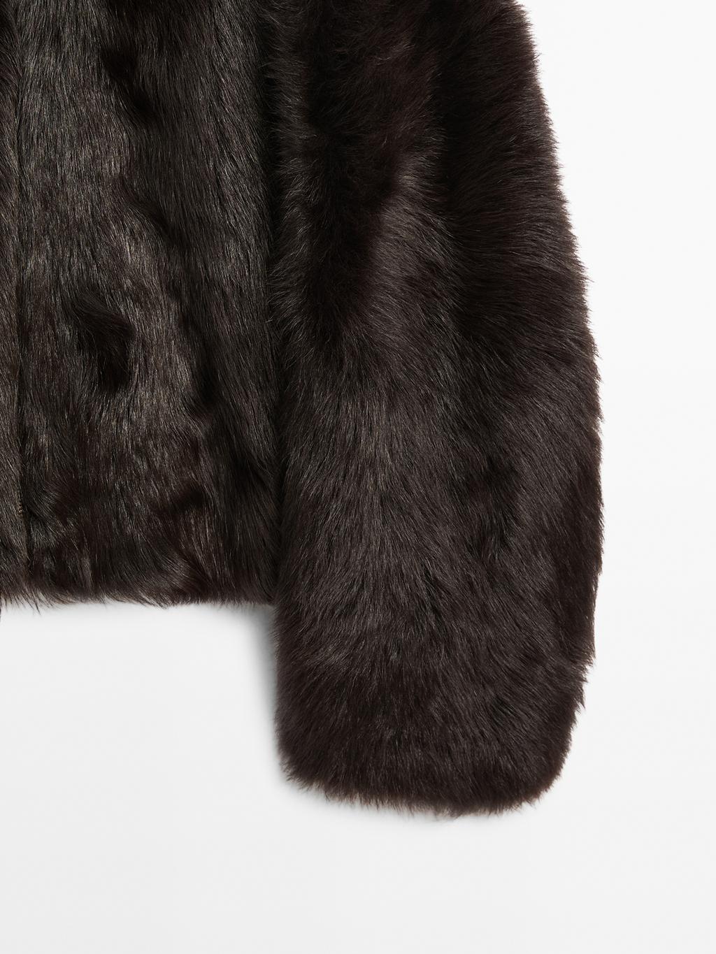 Short leather jacket with fur