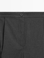 Dart trousers with elastic waistband
