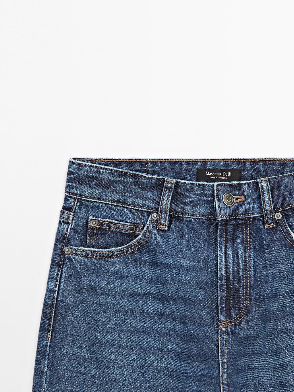 Mid-rise straight-leg jeans