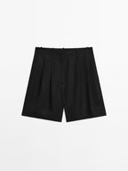 Pleated Bermuda shorts