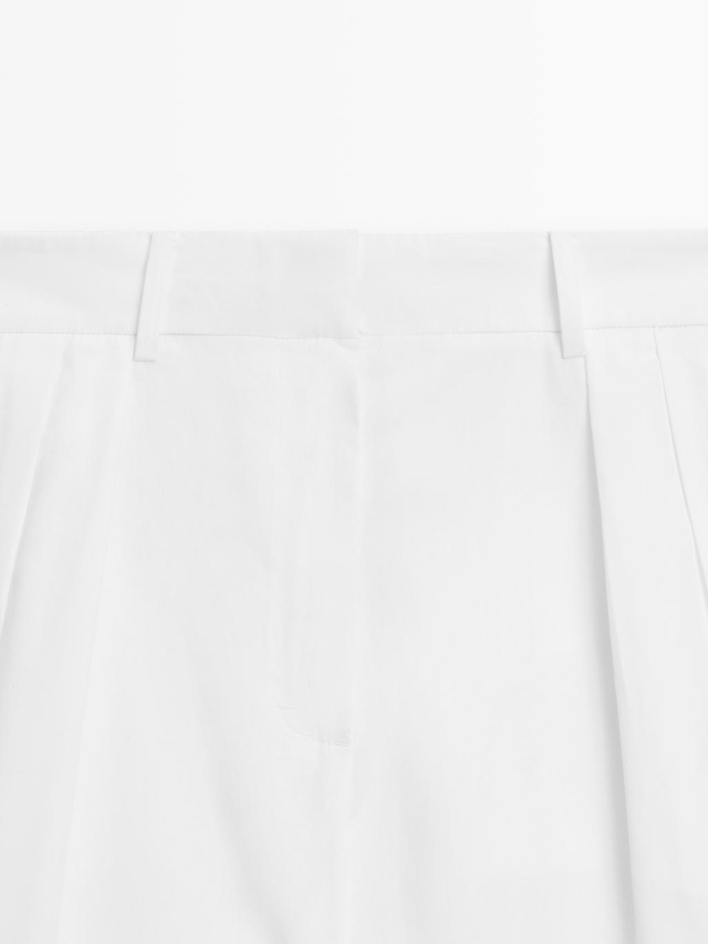 100% cotton Bermuda shorts with darts