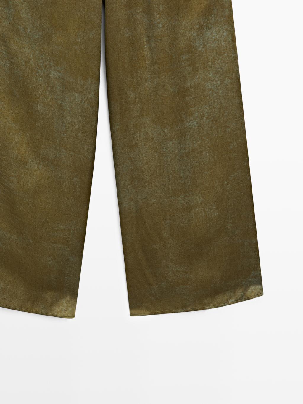 Printed flowing wide-leg trousers