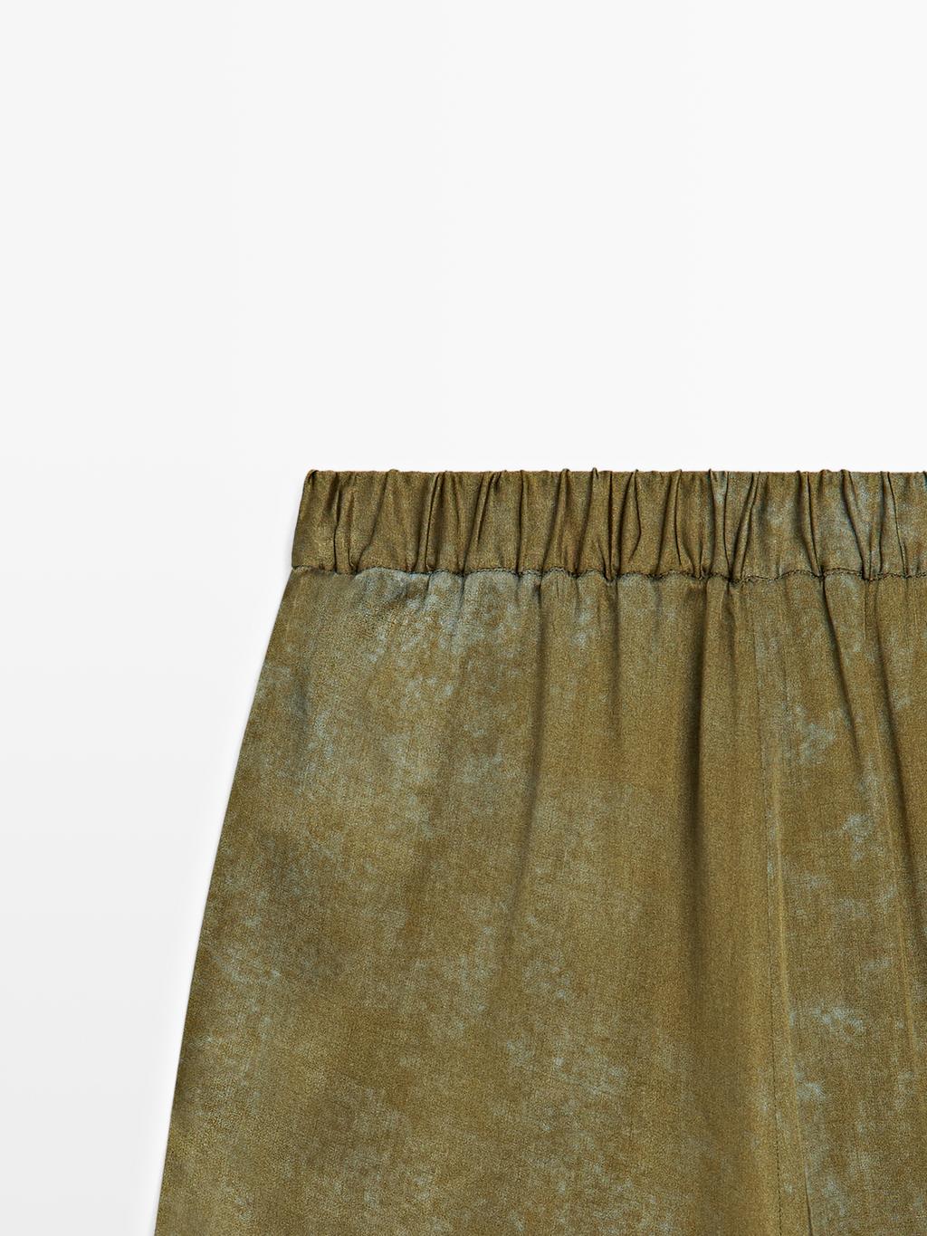 Printed flowing wide-leg trousers