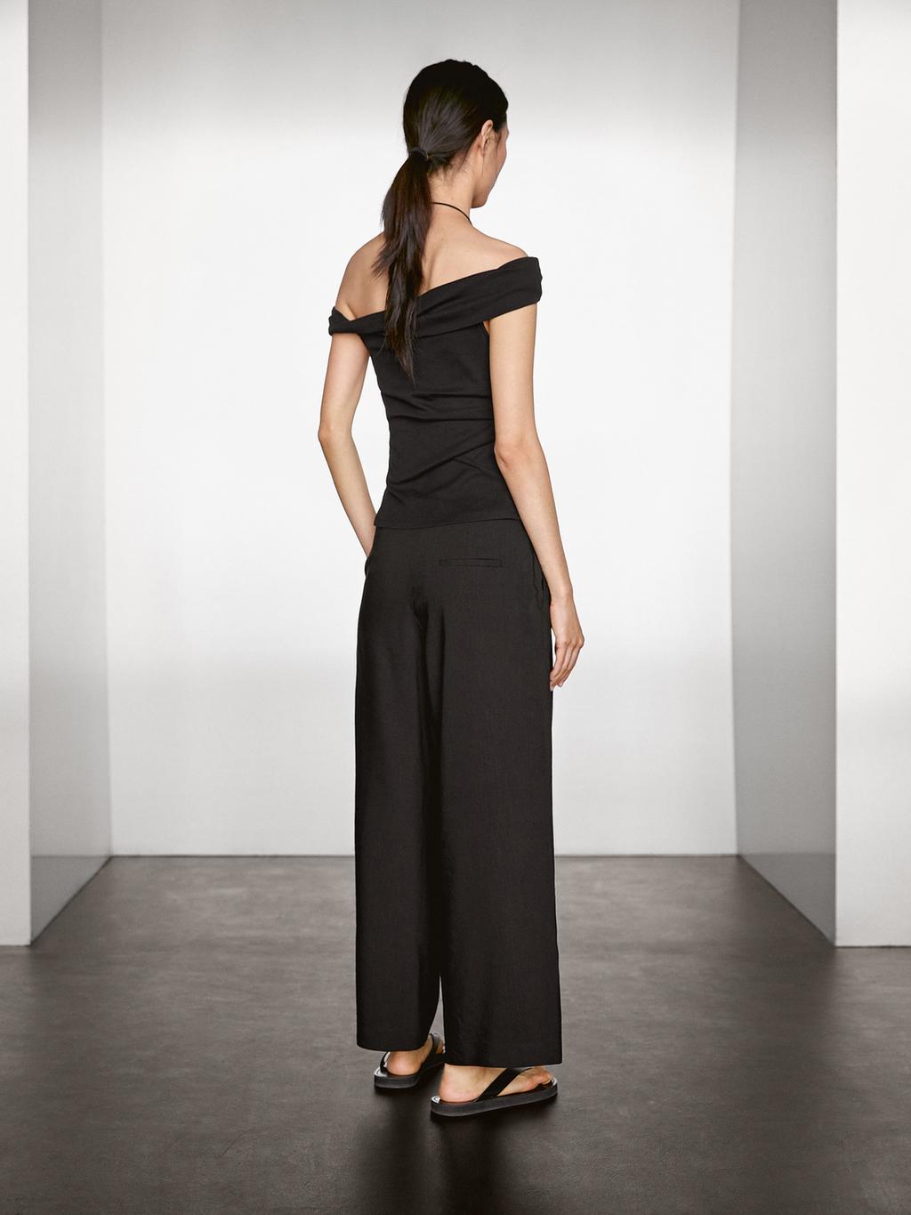 Flowing linen blend trousers with darts