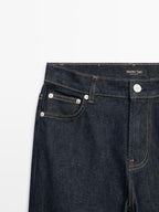 Mid-waist straight-leg skinny jeans