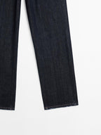 Mid-waist straight-leg jeans with seam detail