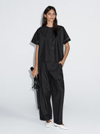 Loose-fitting blouse with sleeve detail