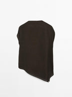 Linen blend blouse with brooch detail