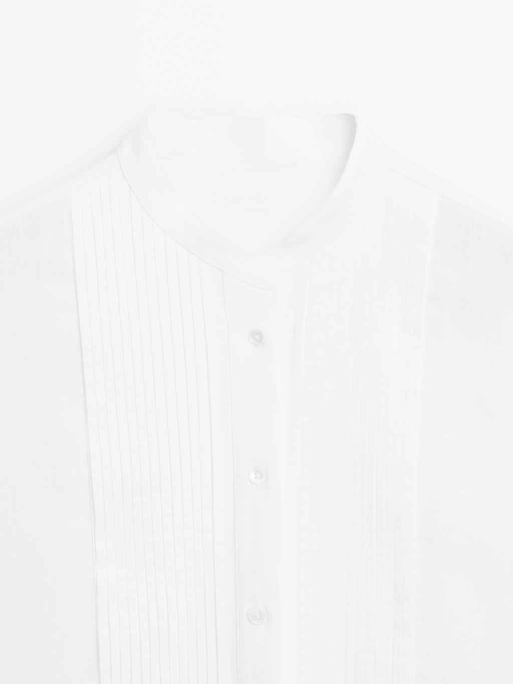 Linen blend shirt with thin pintucks