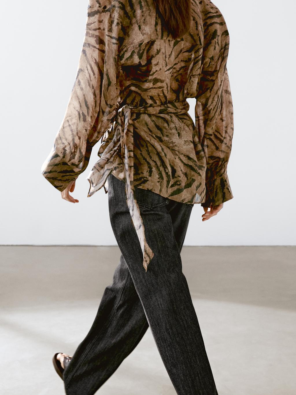 Flowing jacquard kimono with rhinestone button