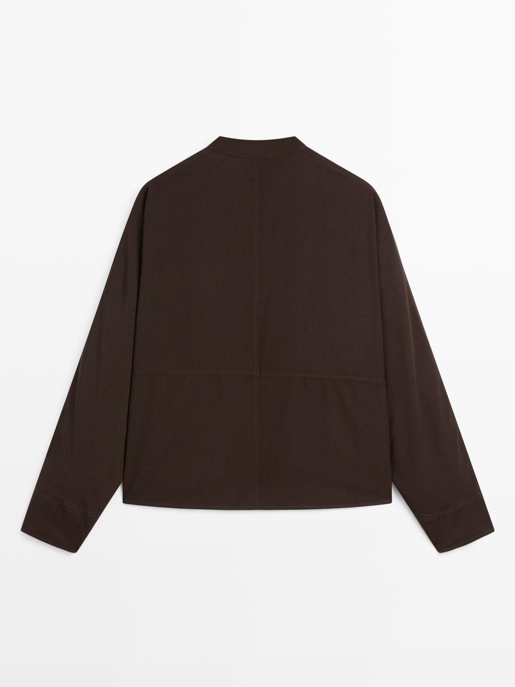 Stand collar shirt with front seam