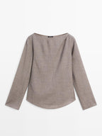 Felt texture boat neck blouse