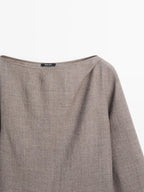Felt texture boat neck blouse