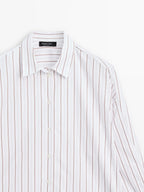 Loose-fitting striped shirt