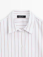Loose-fitting striped shirt