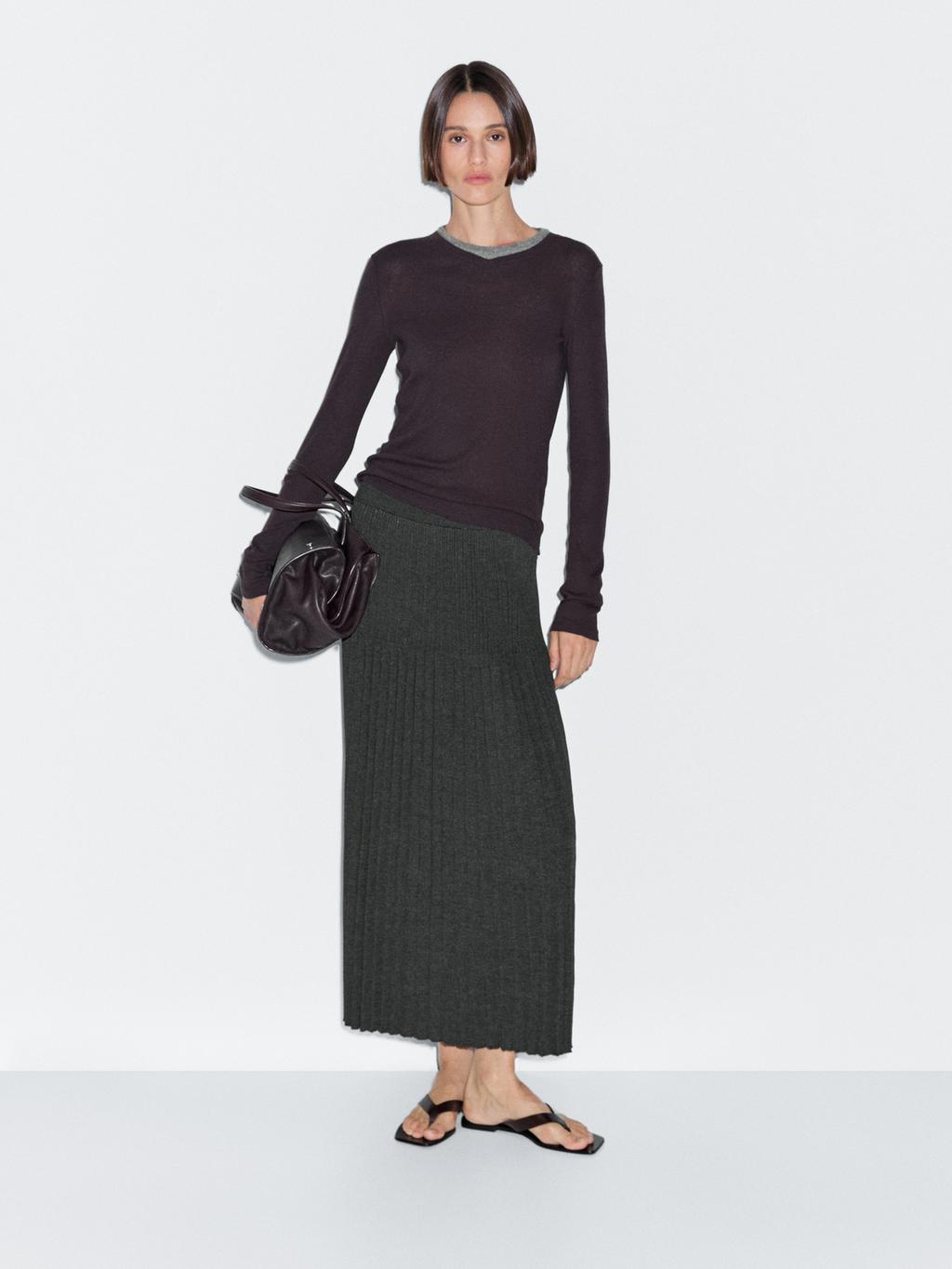 Pleated knit midi skirt