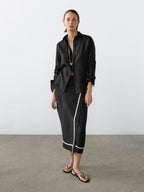 Midi skirt with contrast embroidery