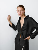 Midi skirt with contrast embroidery