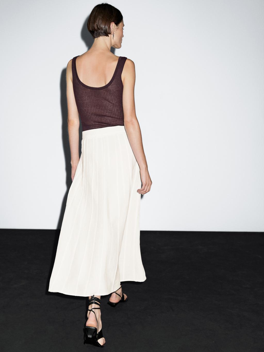 Flared midi skirt with seam details