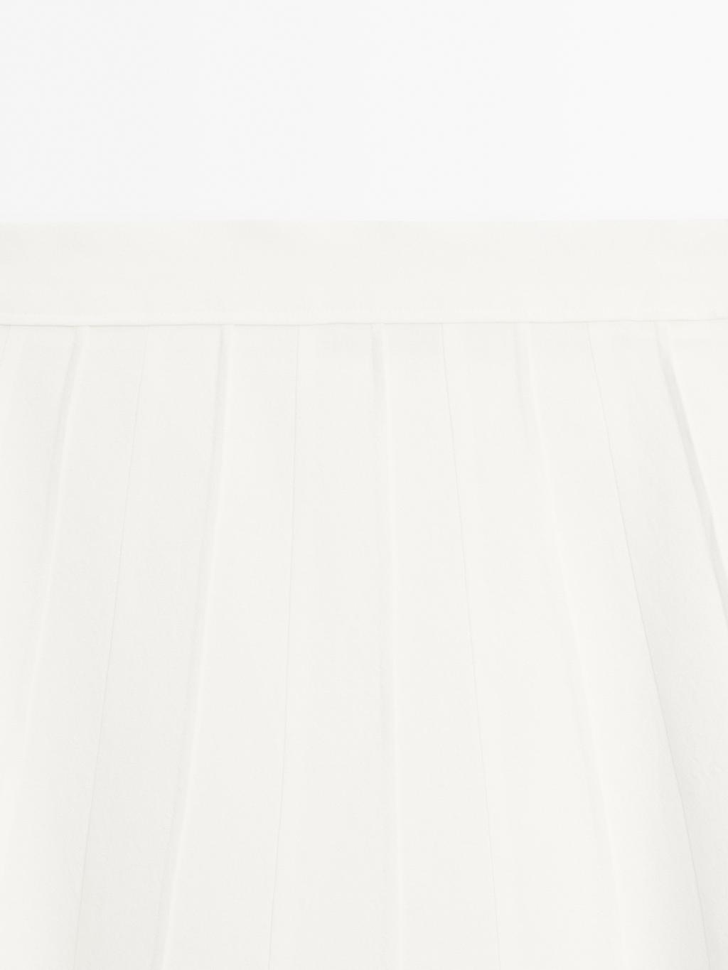 Flared midi skirt with seam details