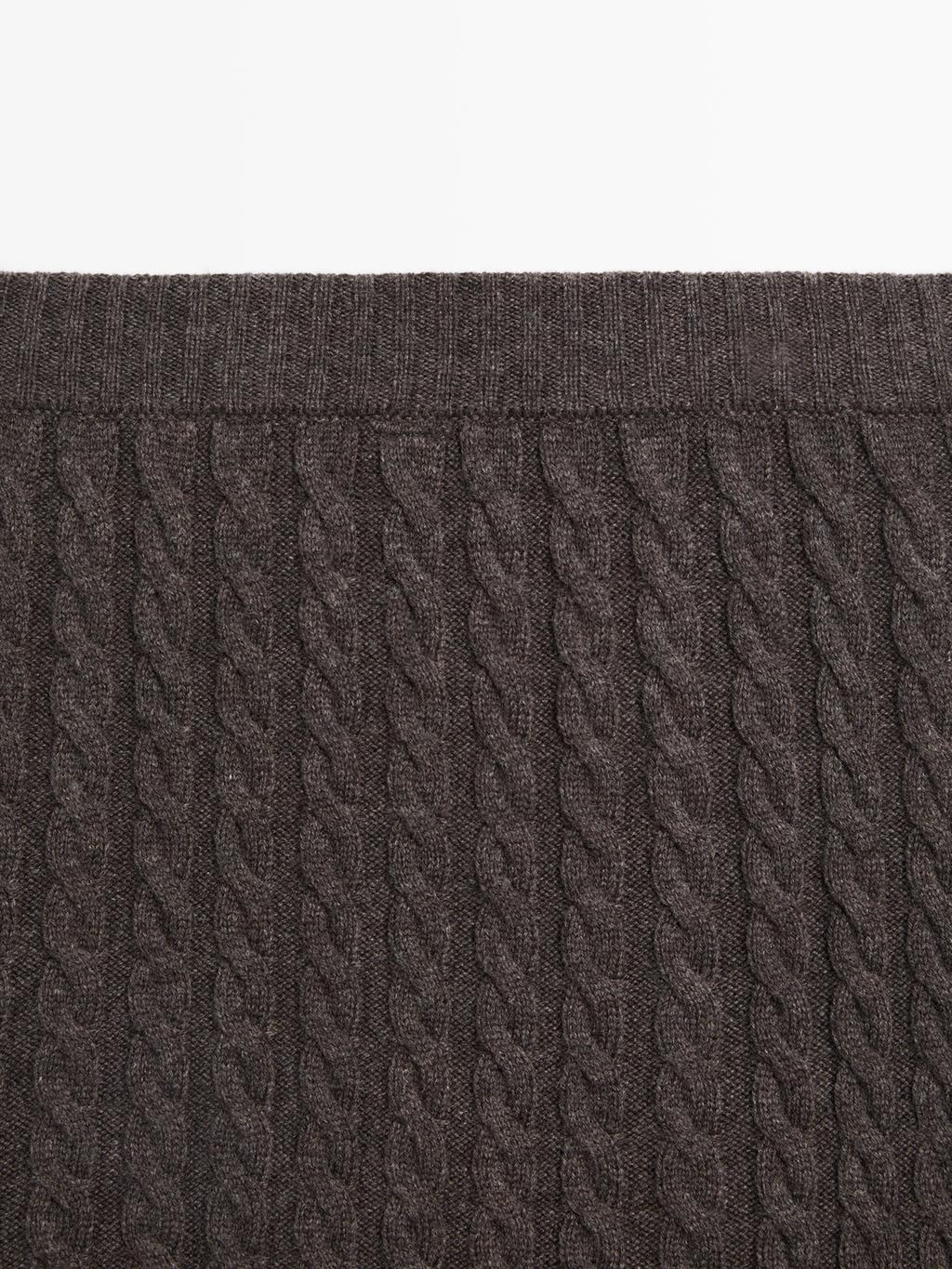 Knit skirt with cable-knit detailing