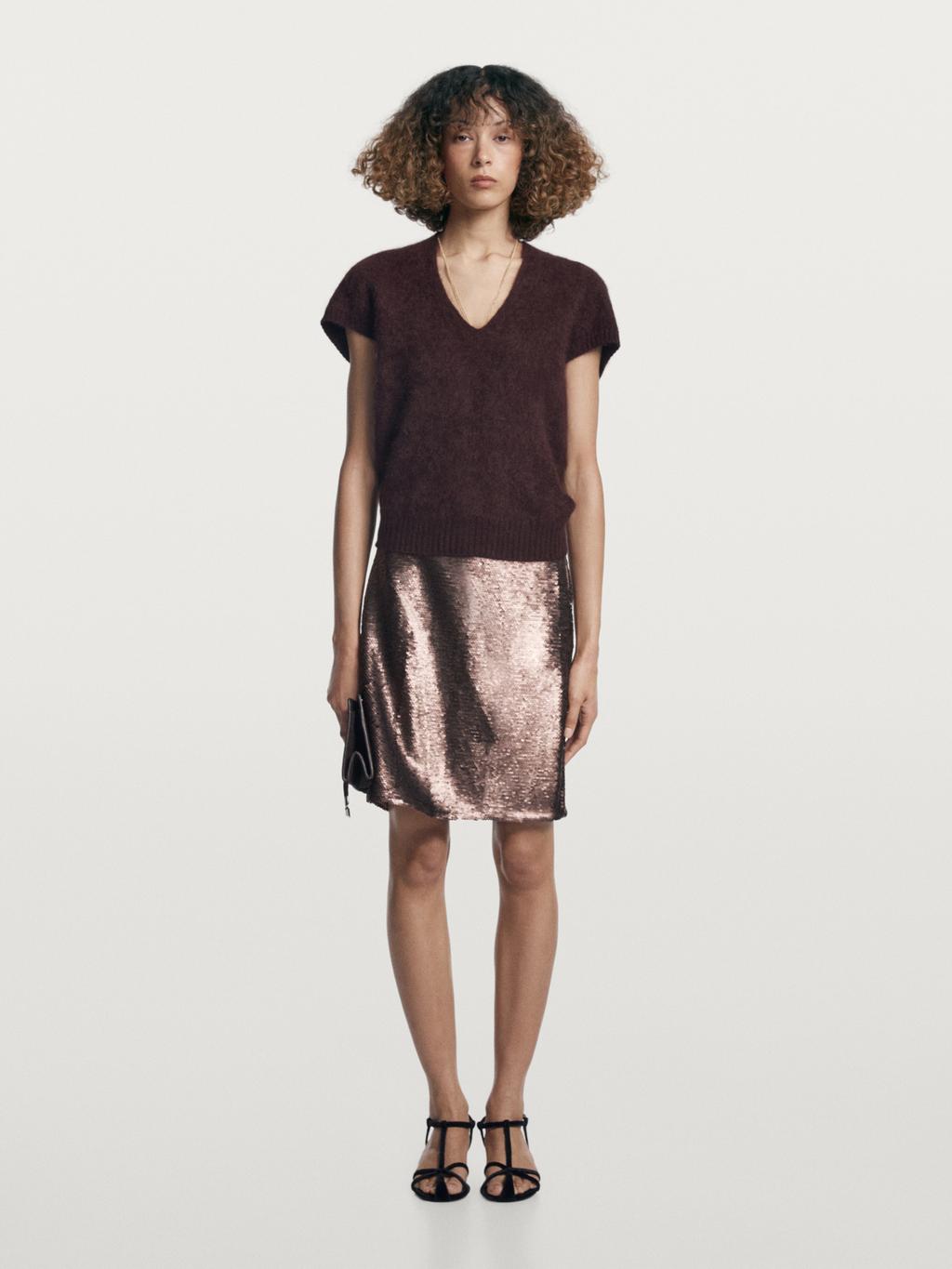 Short matte sequinned skirt