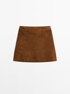 Suede leather mini skirt with topstitching
