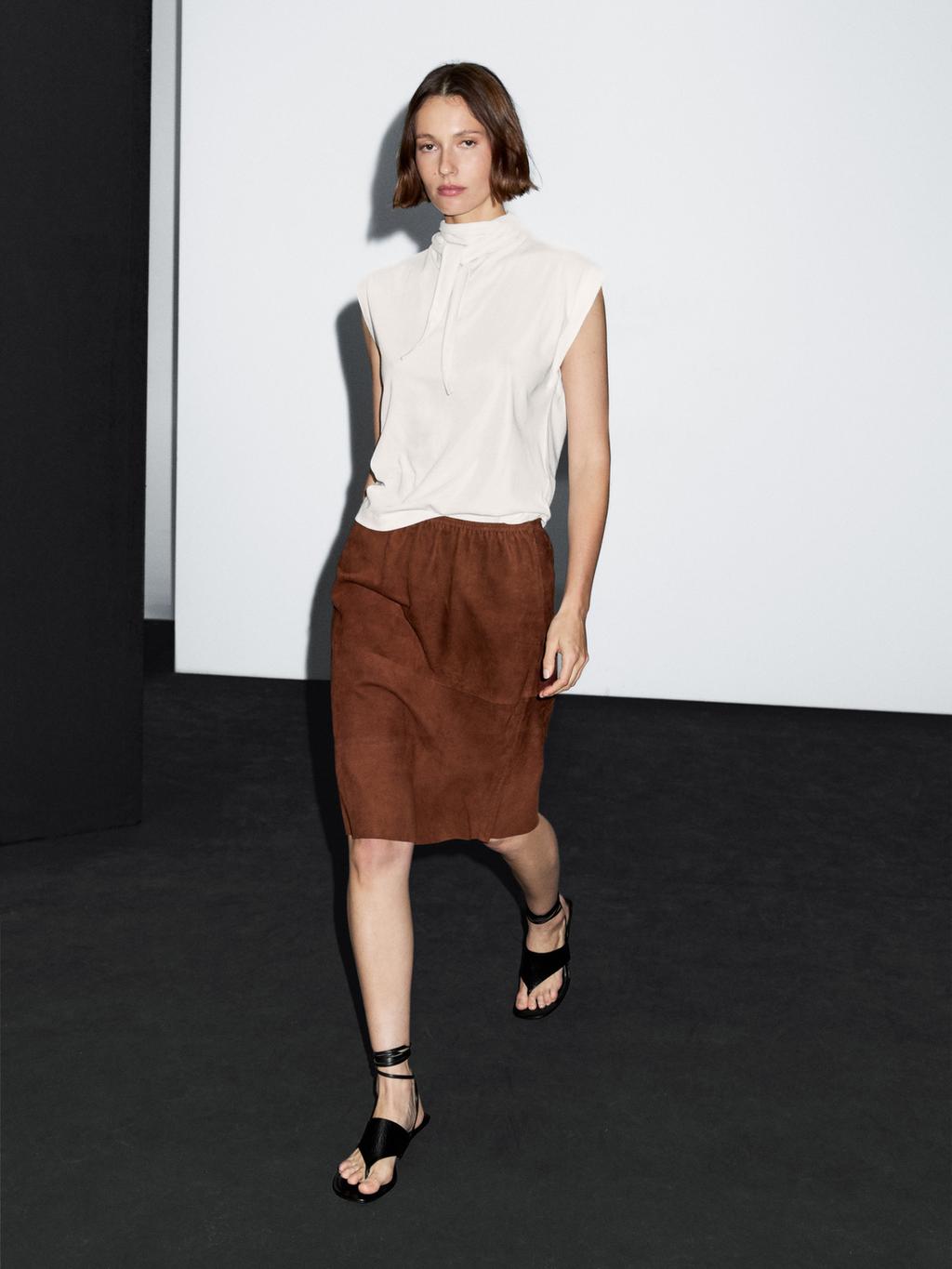 Straight fit suede leather skirt
