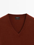 Knit 100% cashmere V-neck sweater
