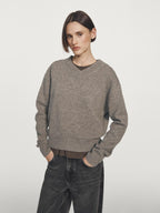 100% wool V-neck knit sweater
