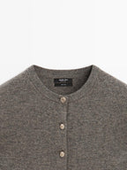 Knit 100% wool cardigan with gold buttons