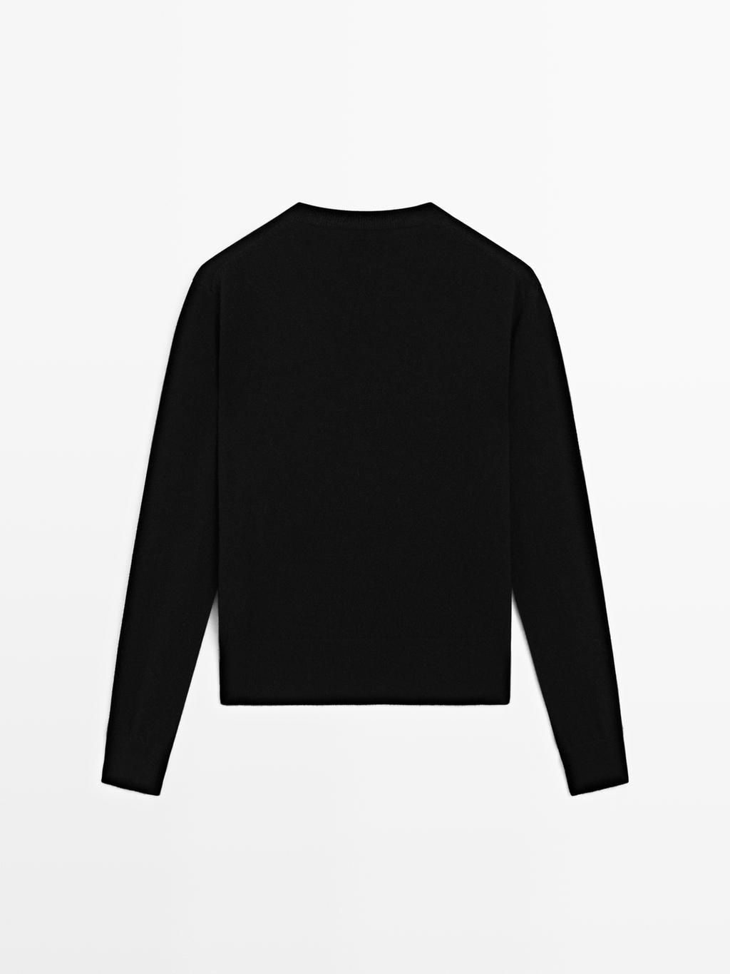 Wool blend knit V-neck sweater