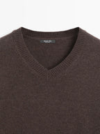 Oversize V-neck knit sweater